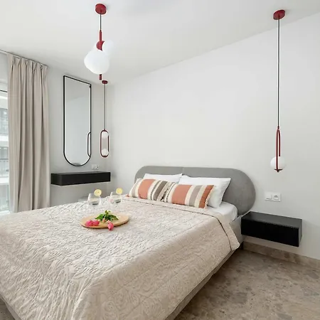 Lägenhet Unique With Parking Space And Swimming Pool By Renters