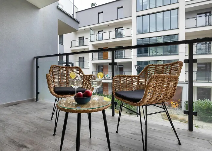 Unique With Parking Space And Swimming Pool By Renters *