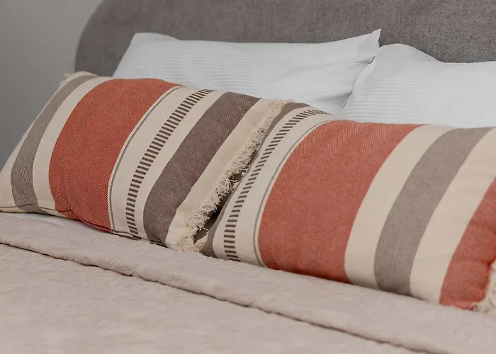 Unique With Parking Space And Swimming Pool By Renters